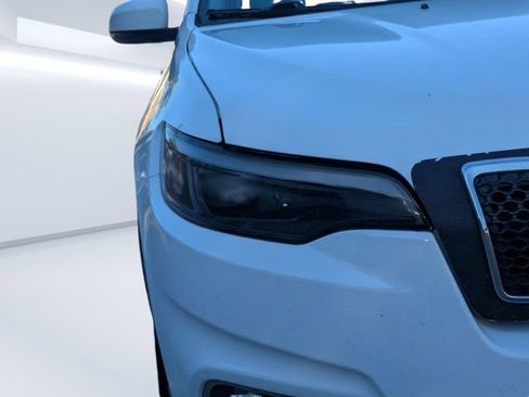 Used 2019 Jeep Cherokee Limited image 10