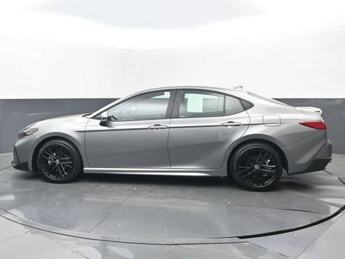 Used 2025 Toyota Camry SE w/ Multimedia Upgrade Package image 21