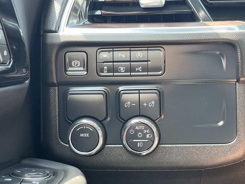 Used 2025 Chevrolet Tahoe Premier RWD image 39