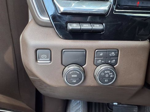 Used 2023 Chevrolet Silverado 1500 LTZ w/ LTZ Premium Package RWD image 22