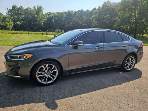 Used 2019 Ford Fusion SEL FWD image 10