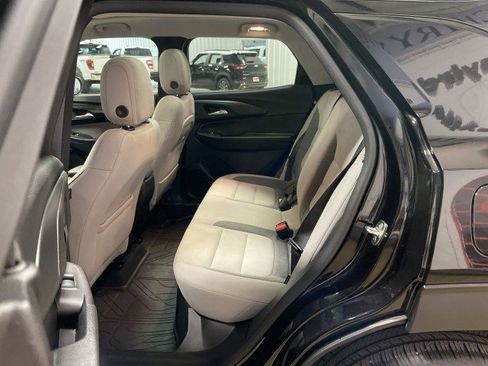 Used 2026 Chevrolet TrailBlazer LT w/ LT Cold Weather Package FWD image 23