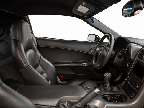 Used 2007 Chevrolet Corvette Z06 w/ Preferred Equipment Group image 49