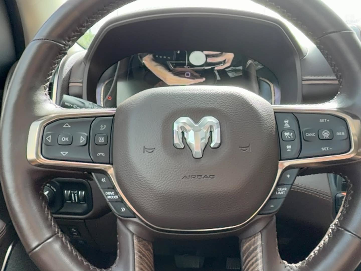 Used 2025 RAM 1500 Limited AWD/4WD image 21