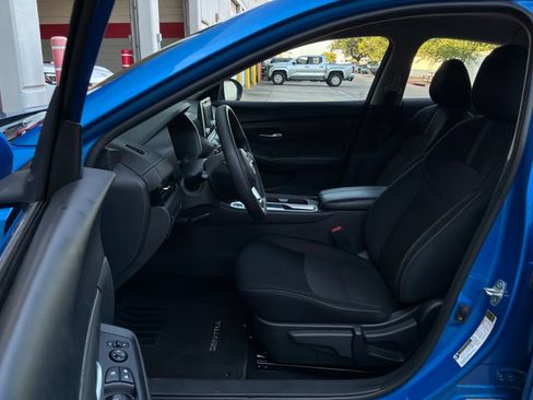 Used 2025 Nissan Sentra SV FWD image 10
