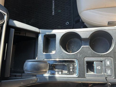 Used 2018 Subaru Outback 2.5i Limited w/ Popular Package #2 image 12