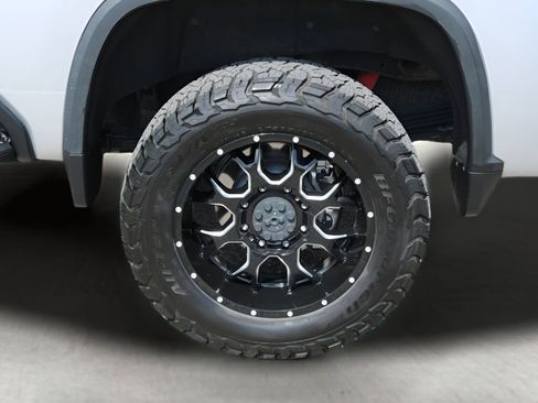 Used 2021 Chevrolet Silverado 2500 LTZ w/ LTZ Plus Package AWD/4WD image 9