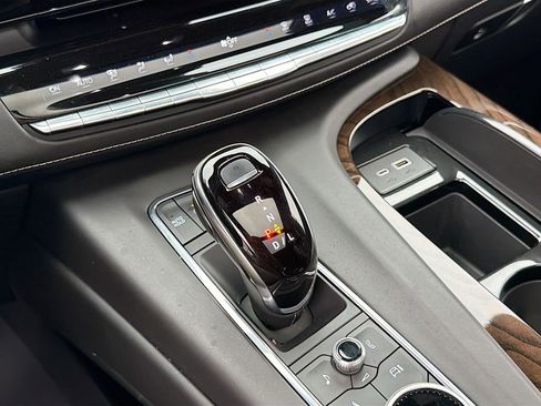 Certified 2024 Cadillac Escalade Premium Luxury Platinum image 14