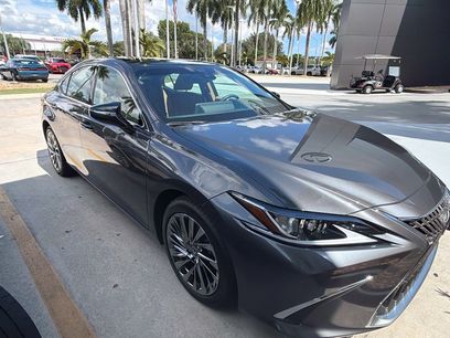 Used 2024 Lexus ES 350 w/ Technology Package