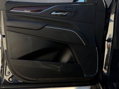 Certified 2022 Cadillac Escalade Premium Luxury image 11