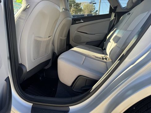 Used 2018 Hyundai Tucson SE AWD/4WD image 25