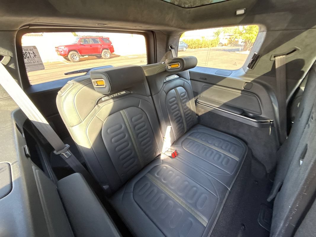 Used 2025 Rivian R1S Adventure Dual AWD/4WD image 11