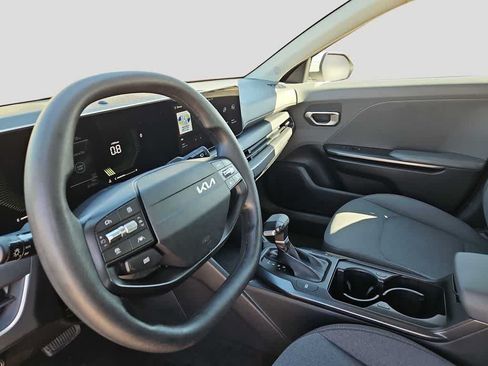 Used 2025 Kia K4 FWD image 10