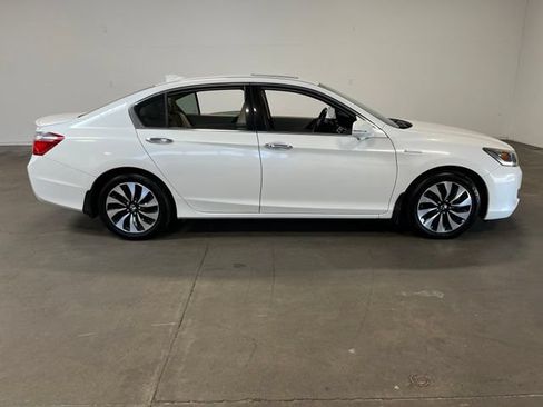 Used 2015 Honda Accord EX-L image 2