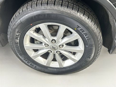 Used 2023 Dodge Durango SXT image 11