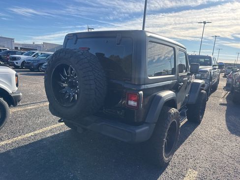 Used 2021 Jeep Wrangler Sport image 7