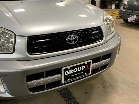 Used 2003 Toyota RAV4 2WD image 29