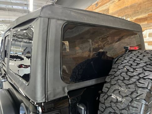 Used 2025 Jeep Wrangler Unlimited Sport AWD/4WD image 4