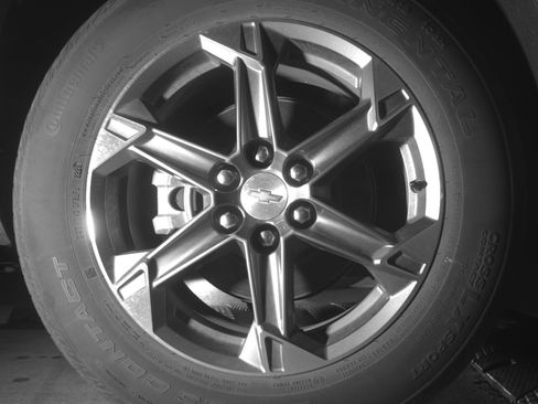 Used 2025 Chevrolet Blazer LT FWD image 15