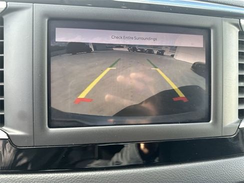 Used 2022 Chrysler Voyager LX image 25