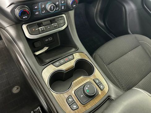 Used 2021 GMC Acadia SLE w/ Driver Convenience Package image 21