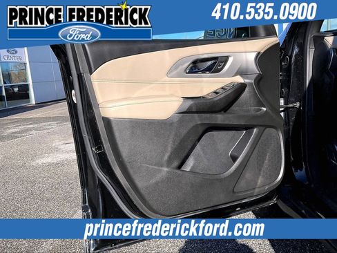 Used 2022 Chevrolet Traverse LS image 21