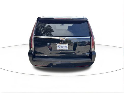 Used 2019 Cadillac Escalade ESV Luxury image 4