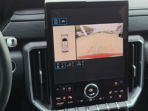 Used 2024 GMC Acadia Elevation w/ Luxury Package image 16