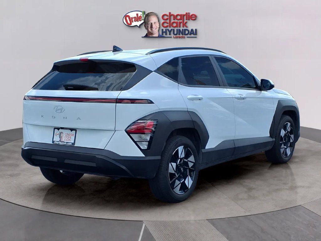 Used 2025 Hyundai Kona SEL FWD image 5