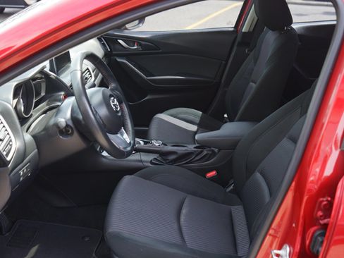 Used 2015 MAZDA MAZDA3 i Touring w/ Technology Package FWD image 20