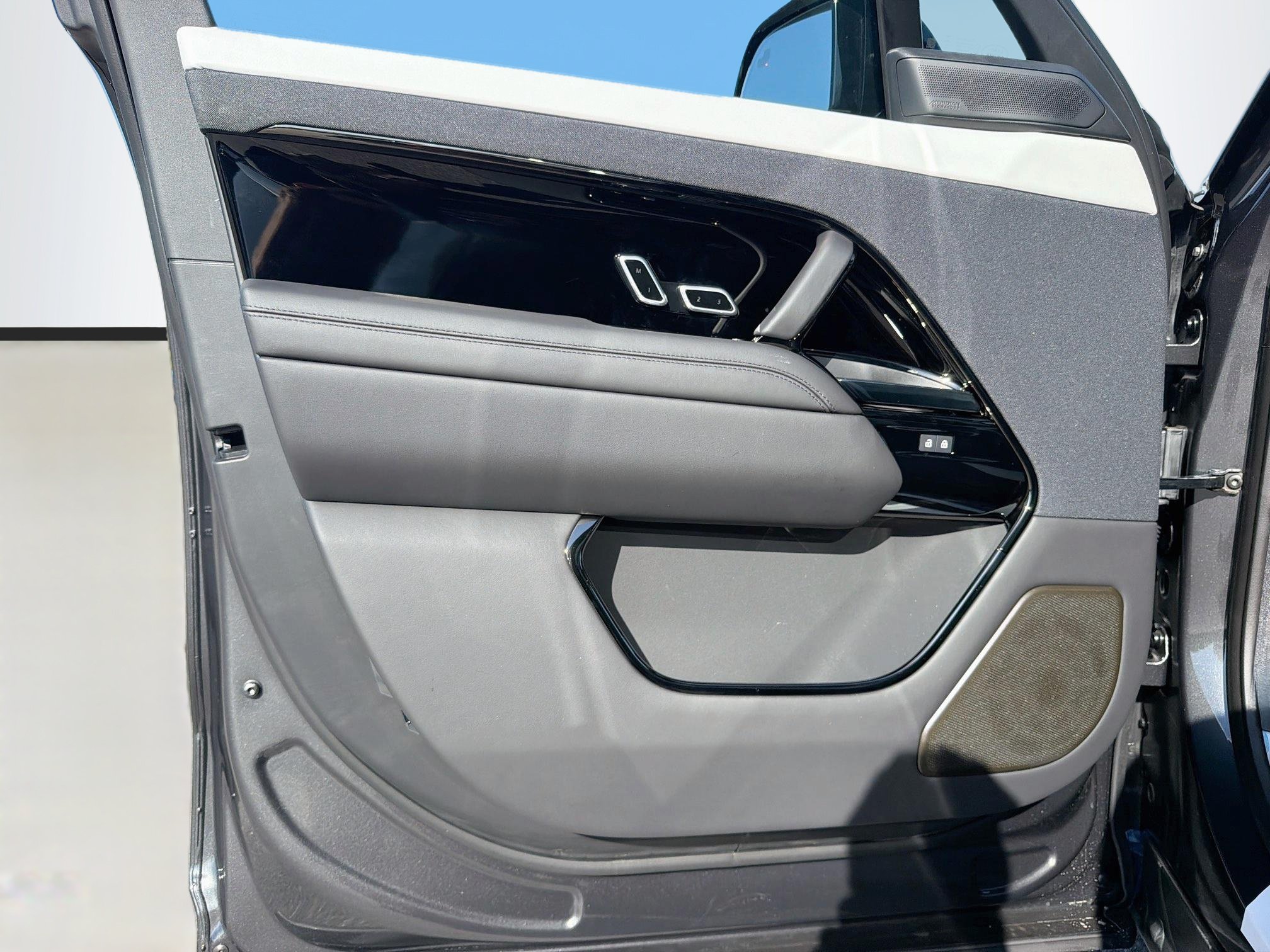 New 2027 Land Rover Range Rover Sport SV AWD/4WD image 23