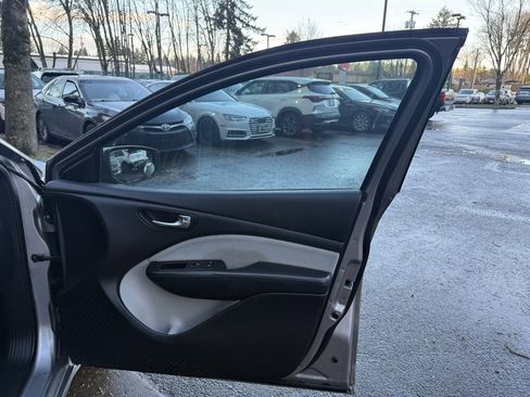 Used 2015 Dodge Dart SXT image 15