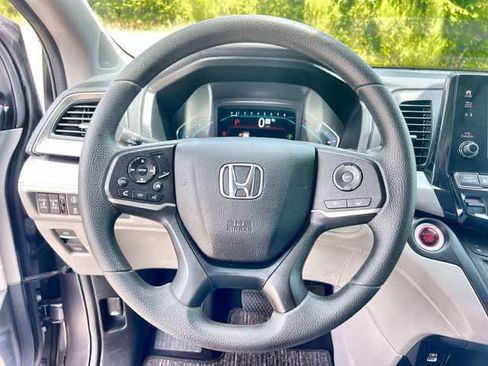 Used 2024 Honda Odyssey EX image 17