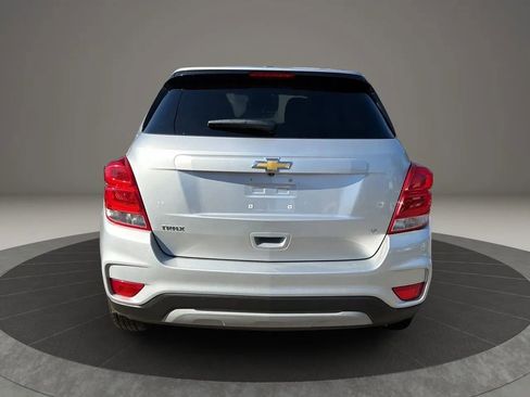 Used 2019 Chevrolet Trax LT w/ LT Convenience Package FWD image 6