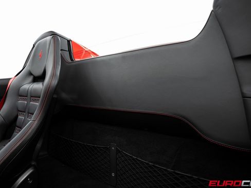 Used 2022 Ferrari F8 Tributo image 45