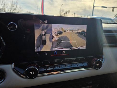 Used 2024 GMC Canyon AT4X image 14