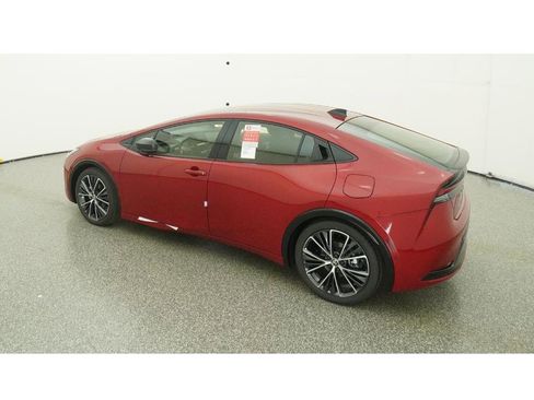New 2026 Toyota Prius XLE FWD image 4