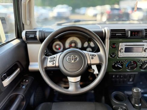 Used 2011 Toyota FJ Cruiser 4WD w/ Convenience Pkg image 16