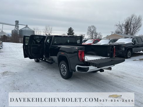 Used 2022 GMC Sierra 2500 SLT w/ X31 Off-Road Package image 12