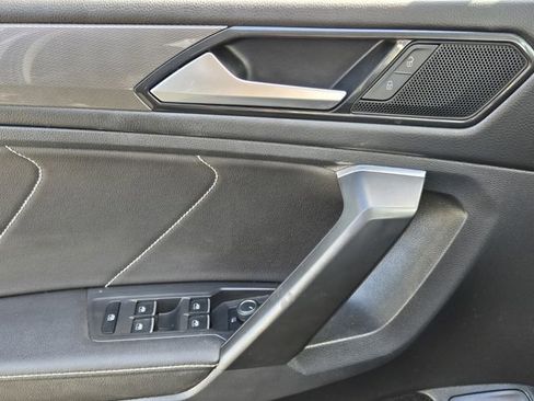 Certified 2022 Volkswagen Tiguan SE FWD image 28