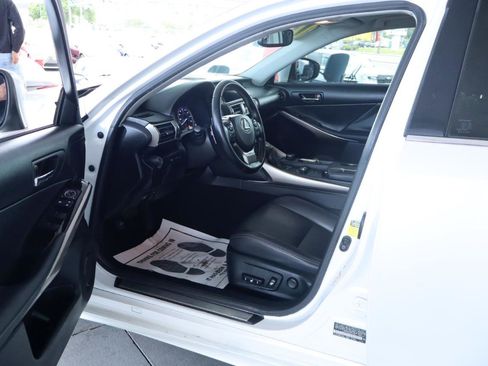 Used 2016 Lexus IS 200t RWD image 14