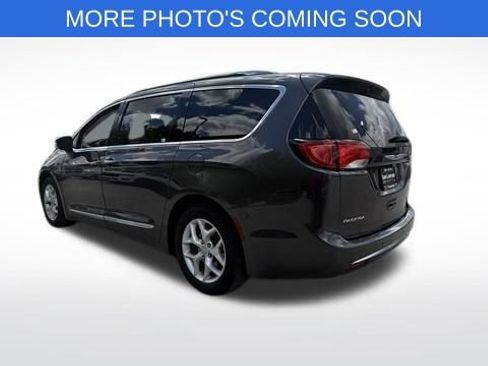 Used 2019 Chrysler Pacifica Limited FWD image 6
