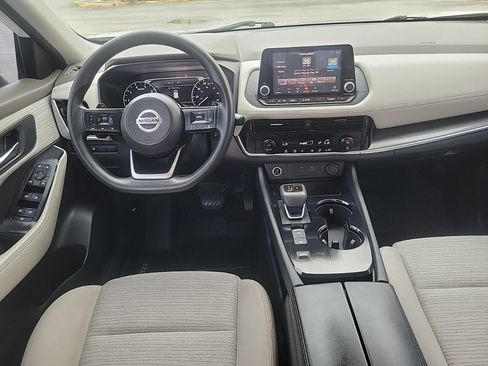 Used 2021 Nissan Rogue SV FWD image 17