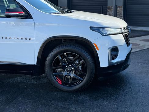 Used 2023 Chevrolet Traverse Premier w/ Redline Edition image 5