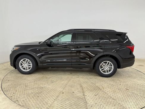 New 2026 Ford Explorer Active image 2