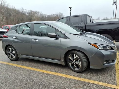 Used 2020 Nissan Leaf SV w/ SV Technology Package image 2