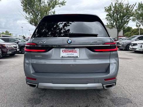 Used 2024 BMW X7 xDrive40i w/ Premium Package AWD/4WD image 5