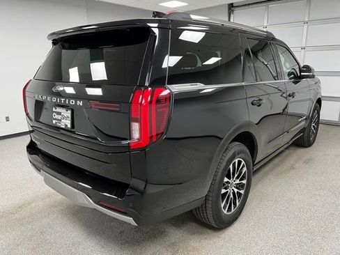 Used 2025 Ford Expedition Platinum AWD/4WD image 9