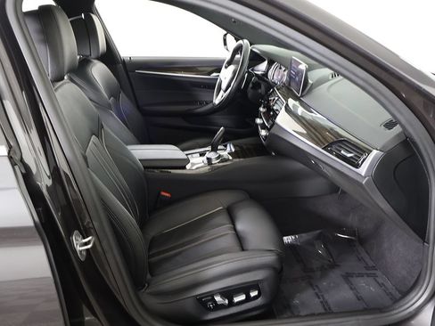 Used 2018 BMW 530e xDrive AWD/4WD image 32