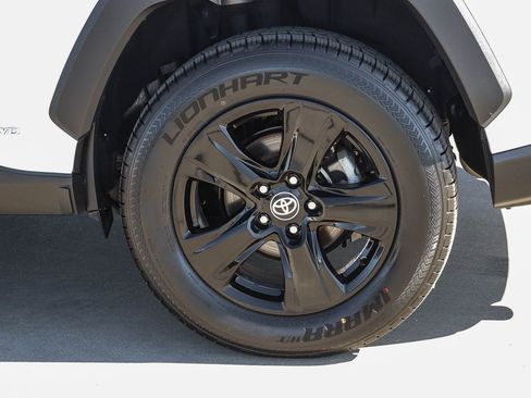 Certified 2025 Toyota RAV4 XLE AWD/4WD image 9